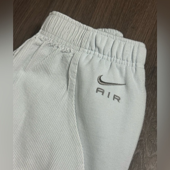 Nike Air Corduroy Pants - Picture 2 of 4